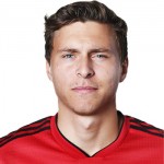 Victor Lindelof dresovi